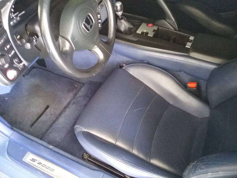 Illustration for article titled At $18,250, Would You Toy With Buying This 2004 Honda S2000?